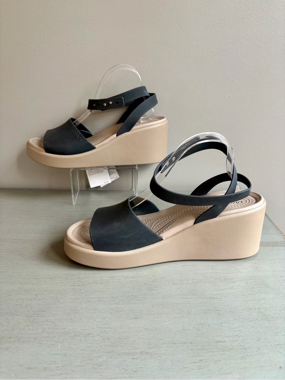 Crocs Brooklyn Ankle Strap Wedge Sandal Black Tan Women Size 11 NEW Summer - Picture 9 of 16